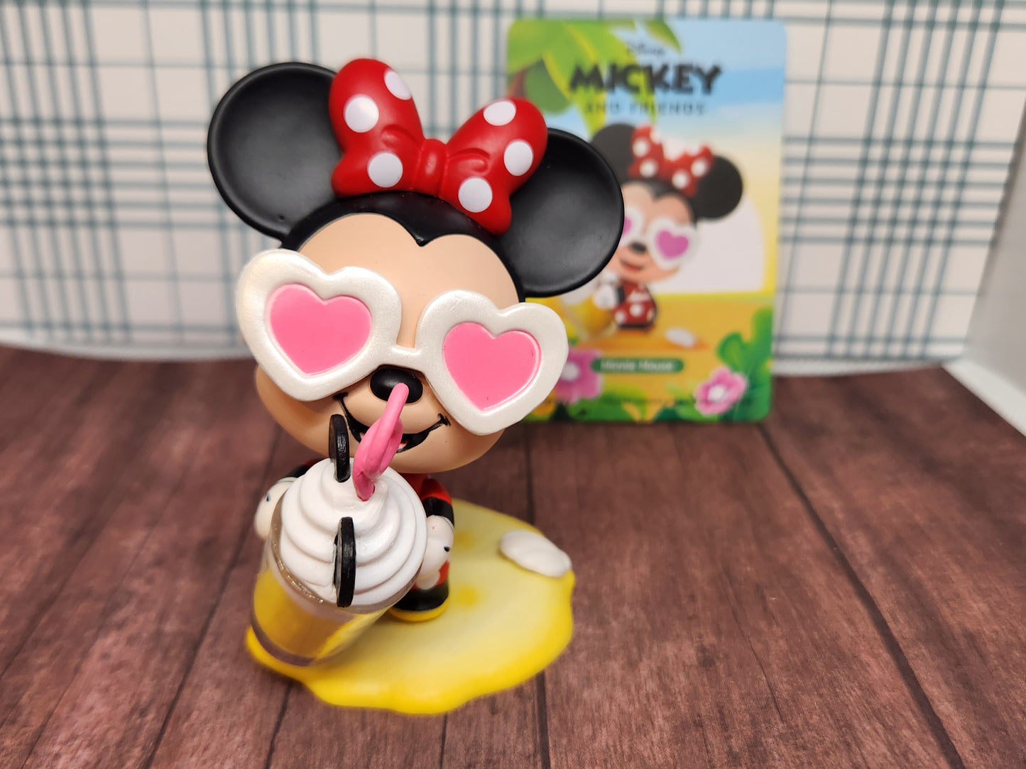 Minnie Mouse Summer Beach Figure