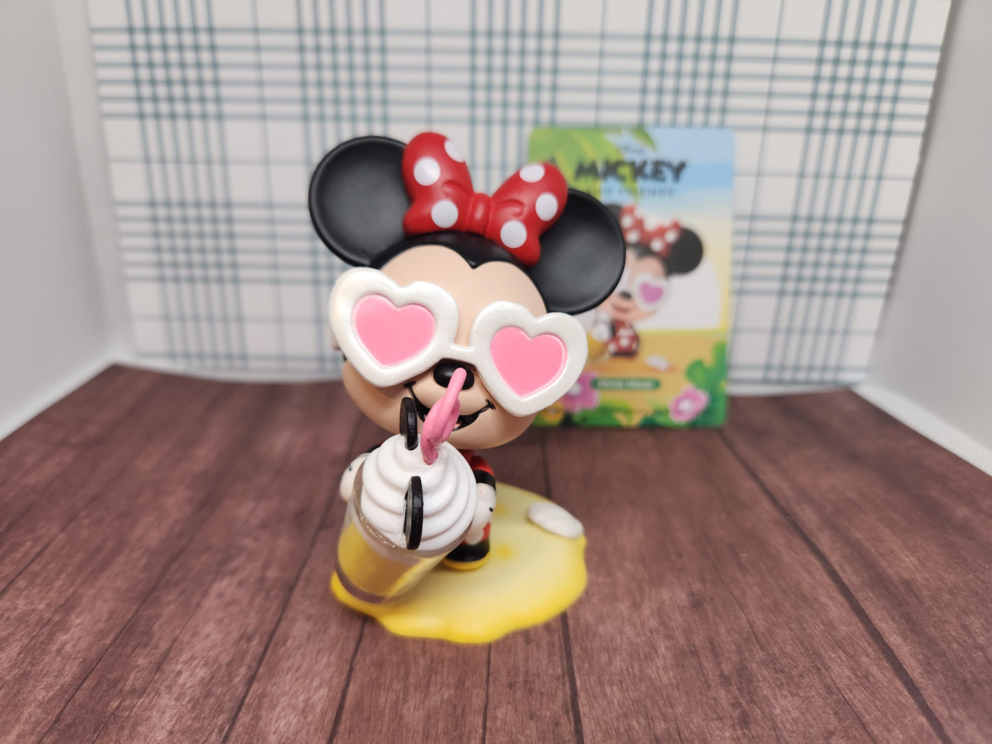 Minnie Mouse Summer Beach Figure