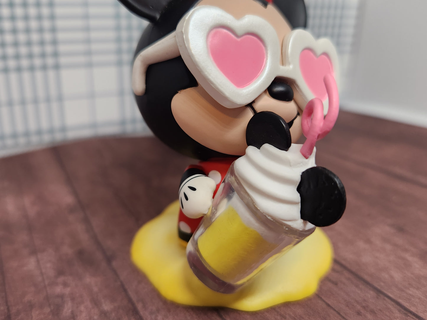 Minnie Mouse Summer Beach Figure