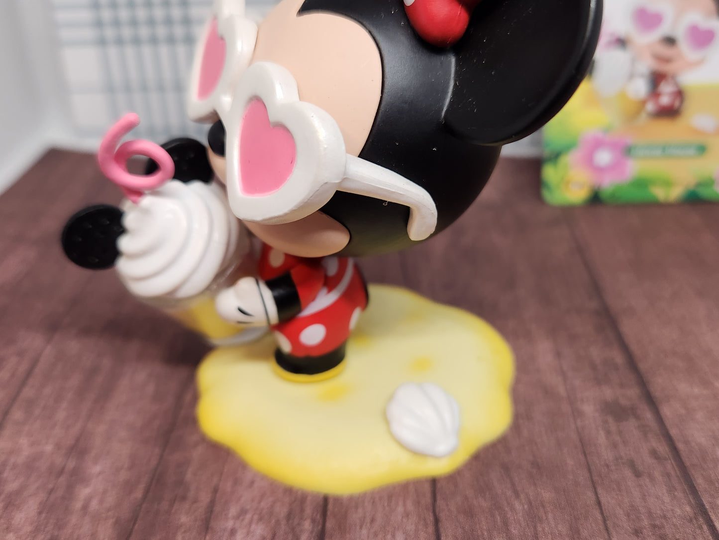 Minnie Mouse Summer Beach Figure